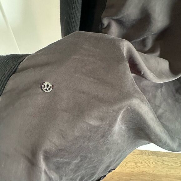 Lululemon Still At Ease Wrap
Black - Picture 10 of 13